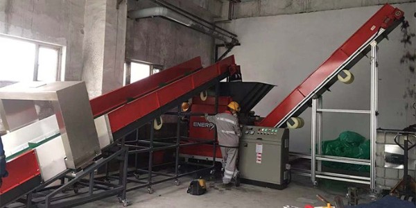 做好油漆桶撕碎機日常保養(yǎng) 設(shè)備使用壽命長！