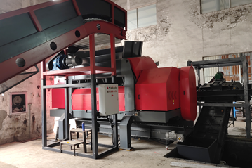 江蘇某固廢處理中心定制空罐廢料破碎線客戶現(xiàn)場(chǎng) 江蘇某固廢處理中心定制空罐廢料破碎線客戶現(xiàn)場(chǎng)