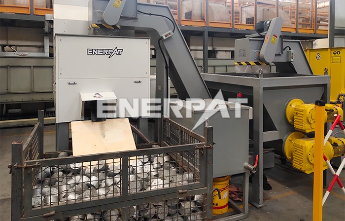 數(shù)控加工機床鋁屑壓餅機