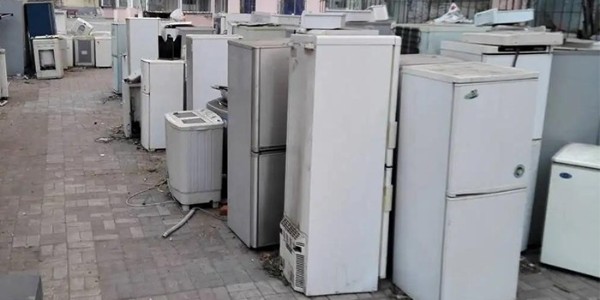 廢舊冰箱含危廢難處理？恩派特廢舊冰箱拆解線來解決！