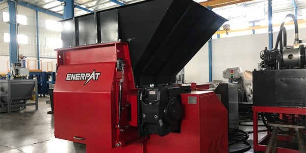 廢舊農(nóng)膜污染嚴(yán)重？廢舊農(nóng)膜撕碎機(jī)來解決