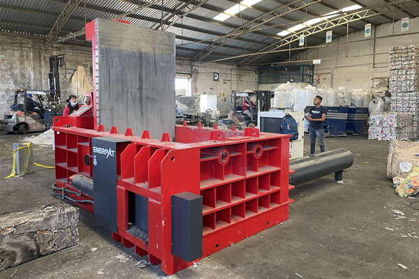 北美洲某回收行業定制廢金屬壓塊機案例 北美洲某回收行業定制廢金屬壓塊機案例