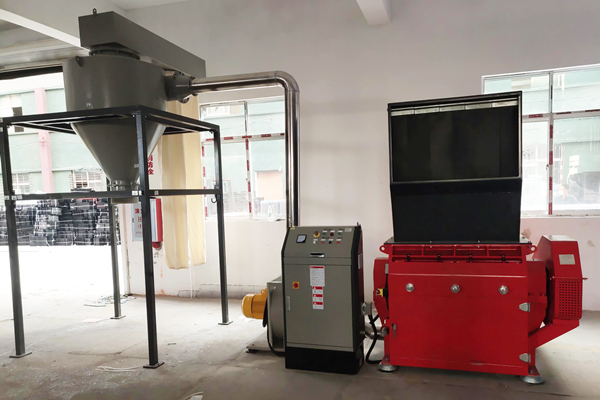 廣州某回收公司定制吸塑盤破碎機(jī)案例 廣州某回收公司定制吸塑盤破碎機(jī)案例