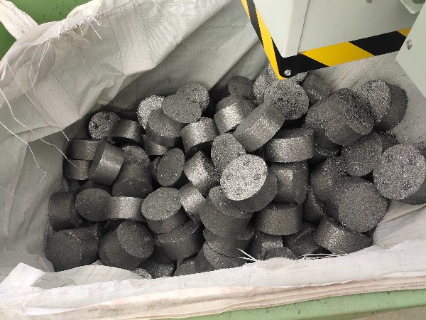 浙江某模具機(jī)械公司定制鐵屑壓餅機(jī)案例分享 浙江某模具機(jī)械公司定制鐵屑壓餅機(jī)案例分享