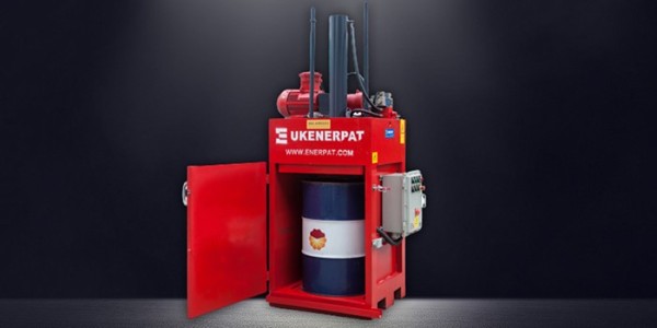 油漆桶體積大難處理怎么辦?電動液壓油桶壓扁機顯本領