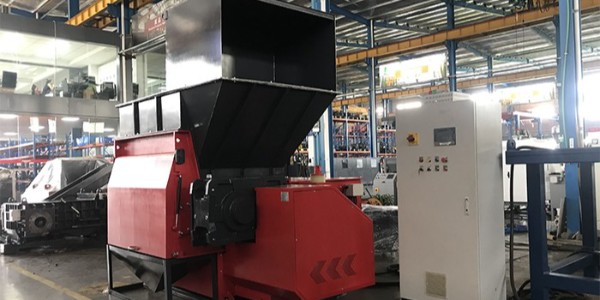 <i style='color:red'>塑料薄膜</i>撕碎機多少錢？<i style='color:red'>塑料薄膜</i>撕碎機價格介紹