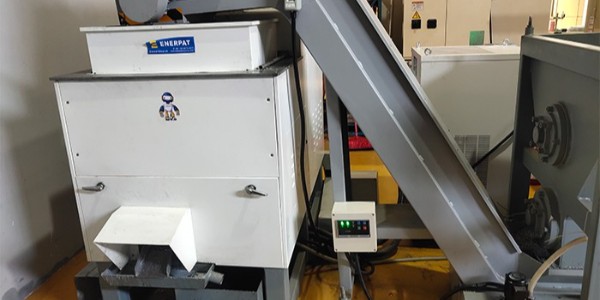 機床切屑堆積污染大？恩派特機床切屑壓餅機解決你的難題