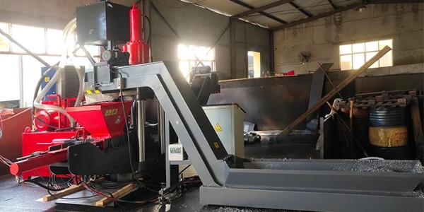 全自動(dòng)鋁屑?jí)猴灆C(jī)漏油怎么辦？鋁屑?jí)猴灆C(jī)漏油問題解答