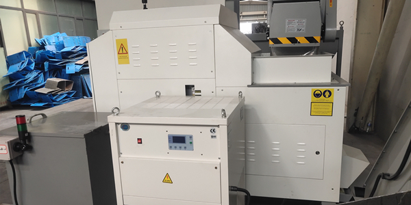 解析車床鐵屑?jí)簤K機(jī)——實(shí)現(xiàn)廢鐵屑回收再利用的工業(yè)裝備